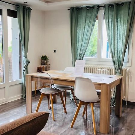 Appartement Proche Centre Ville Avec Parking Gratuit アヌシー エクステリア 写真