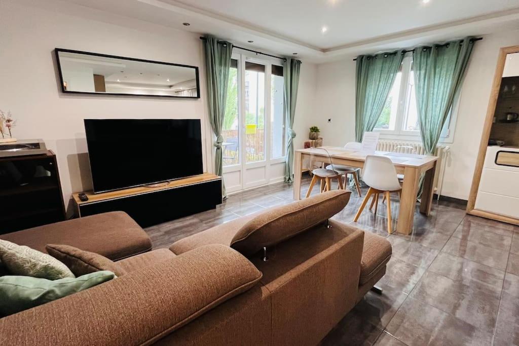 Appartement Proche Centre Ville Avec Parking Gratuit アヌシー エクステリア 写真
